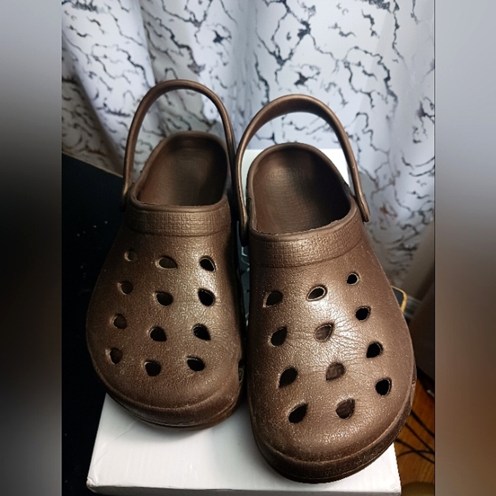 Clogs